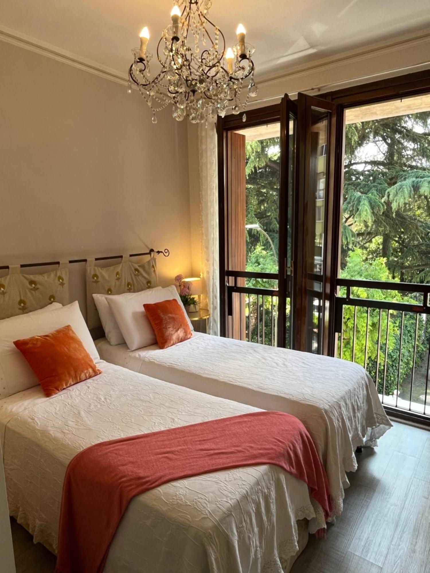 Garda Blue Lake Home Luxury Appartment Desenzano del Garda Exterior foto